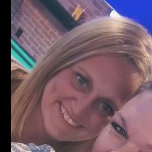 Meet your Posher, Leanne